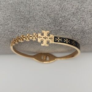 18k Gold Plated Geometric Double-T Bangle Bracelet | Black Inlay Detail Modern